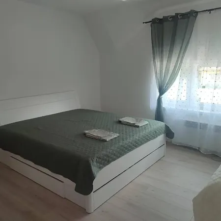 Tulipan Kokava Lägenhet